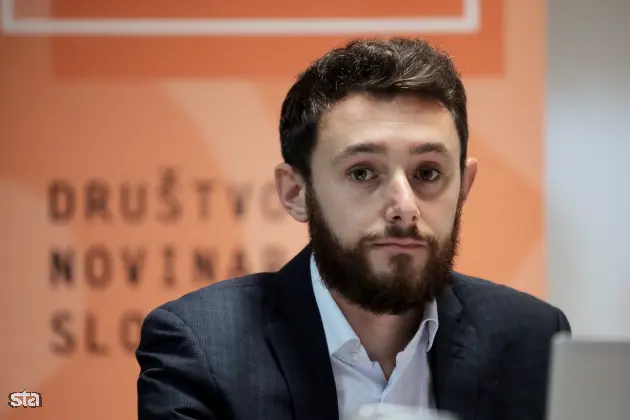 Ljubljana, Društvo novinarjev Slovenije. Novinarska konferenca ob koncu obiska delegacije Pobude za hitro odzivanje v zvezi s svobodo medijev (MFRR), na kateri so sodelovali. Član zagovorniške ekipe Mednarodnega inštituta za tisk Jamie Wiseman. Foto: Daniel Novakovič/STA
