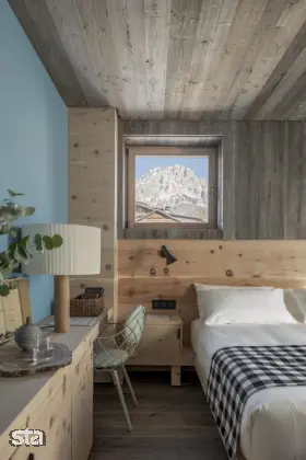 Cortina d'Ampezzo. Obnova znamenitega hotela Impero (danes Hotel de Len) pri kateri je z italijanskim podjetjem Gris+Dainese Architetti sodeloval raziskovalni inštitut InnoRenew CoE. Foto: InnoRenew CoE