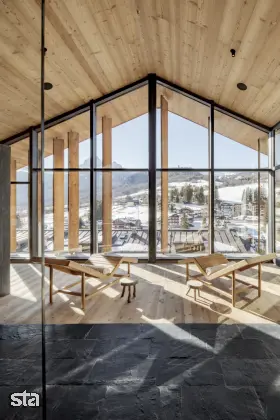 Cortina d'Ampezzo. Obnova znamenitega hotela Impero (danes Hotel de Len) pri kateri je z italijanskim podjetjem Gris+Dainese Architetti sodeloval raziskovalni inštitut InnoRenew CoE. Foto: InnoRenew CoE