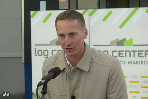 Hoče, Logistični center Hoče-Maribor. Dan odprtih vrat logističnega centra Hoče-Maribor ob predaji prostorov Pošti Slovenije. Vodja naložb avstrijske družbe GoAsset Michal Buban. Foto: Gregor Mlakar/STA