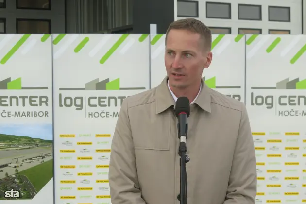 Hoče, Logistični center Hoče-Maribor. Dan odprtih vrat logističnega centra Hoče-Maribor ob predaji prostorov Pošti Slovenije. Vodja naložb avstrijske družbe GoAsset Michal Buban. Foto: Gregor Mlakar/STA
