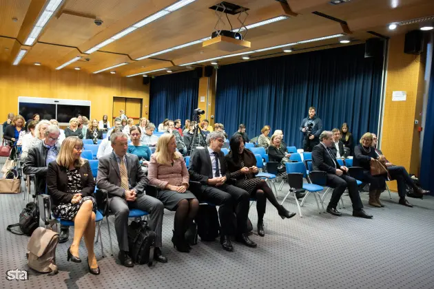 Ljubljana, MIZŠ. Zdravstvena konferenca o novostih v zdravstvenih sistemih za njegovo večjo učinkovitost, ki jo organizirata Slovensko gospodarsko in raziskovalno združenje v Bruslju ter ministrstvo za izobraževanje, znanost in šport. Foto: Katja Kodba/STA