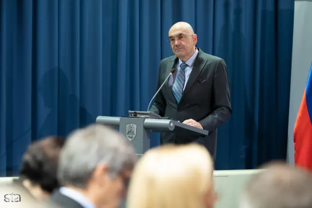 Ljubljana, MIZŠ. Zdravstvena konferenca o novostih v zdravstvenih sistemih za njegovo večjo učinkovitost, ki jo organizirata Slovensko gospodarsko in raziskovalno združenje v Bruslju ter ministrstvo za izobraževanje, znanost in šport. Predsednik SBRA Draško Veselinovič. Foto: Katja Kodba/STA