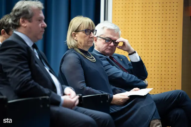 Ljubljana, MIZŠ. Zdravstvena konferenca o novostih v zdravstvenih sistemih za njegovo večjo učinkovitost, ki jo organizirata Slovensko gospodarsko in raziskovalno združenje v Bruslju ter ministrstvo za izobraževanje, znanost in šport. Ada Hočevar Grom z Nacionalnega inštituta za javno zdravje. Foto: Katja Kodba/STA