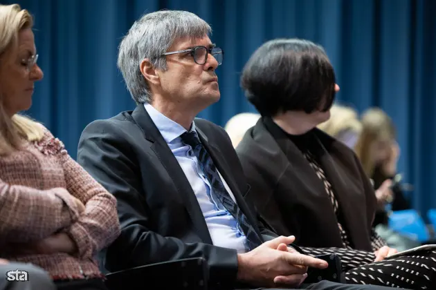Ljubljana, MIZŠ. Zdravstvena konferenca o novostih v zdravstvenih sistemih za njegovo večjo učinkovitost, ki jo organizirata Slovensko gospodarsko in raziskovalno združenje v Bruslju ter ministrstvo za izobraževanje, znanost in šport. Član strateškega sveta vlade za prenovo zdravstvenega sistema Dorijan Marušič. Foto: Katja Kodba/STA