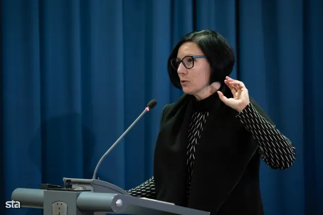 Ljubljana, MIZŠ. Zdravstvena konferenca o novostih v zdravstvenih sistemih za njegovo večjo učinkovitost, ki jo organizirata Slovensko gospodarsko in raziskovalno združenje v Bruslju ter ministrstvo za izobraževanje, znanost in šport. Petra Došenovič Bonča z ekonomske fakultete v Ljubljani. Foto: Katja Kodba/STA