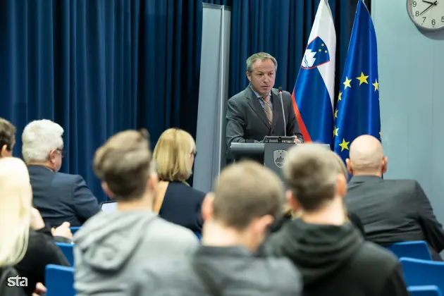 Ljubljana, MIZŠ. Zdravstvena konferenca o novostih v zdravstvenih sistemih za njegovo večjo učinkovitost, ki jo organizirata Slovensko gospodarsko in raziskovalno združenje v Bruslju ter ministrstvo za izobraževanje, znanost in šport. Direktor Agencije za raziskovanje in razvoj RS Mitja Lainščak. Foto: Katja Kodba/STA