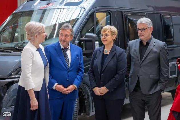 Ormož, podjetje Carthago. Slovesnost ob odprtju novega obrata podjetja Carthago. Direktorica Carthaga Sandra Županec, ustanovitelj podjetja Carthago Karl-Heinz Schuler, predsednica republike Nataša Pirc Musar ter minister za gospodarstvo, turizem in šport Matjaž Han. Foto: Bor Slana/STA