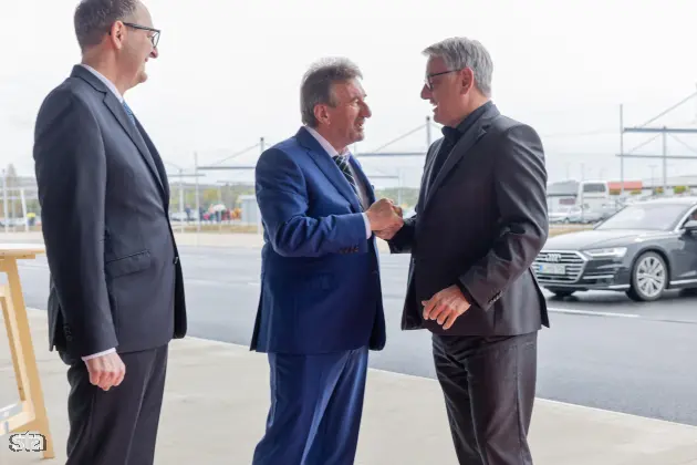 Ormož, podjetje Carthago. Slovesnost ob odprtju novega obrata podjetja Carthago. Ustanovitelj podjetja Carthago Karl-Heinz Schuler ter minister za gospodarstvo, turizem in šport Matjaž Han. Foto: Bor Slana/STA