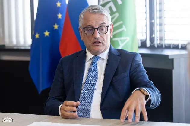 Ljubljana, MGTŠ. Pogovor z ministrom za gospodarstvo, turizem in šport Matjažem Hanom. Minister za gospodarstvo, turizem in šport Matjaž Han. Foto: Katja Kodba/STA