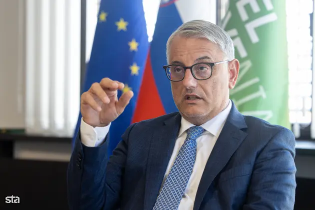 Ljubljana, MGTŠ. Pogovor z ministrom za gospodarstvo, turizem in šport Matjažem Hanom. Minister za gospodarstvo, turizem in šport Matjaž Han. Foto: Katja Kodba/STA