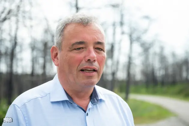Kras. Stanje na kraških območjih, ki jih je pred dvema letoma prizadel požar. Župan občine Miren - Kostanjevica Mauricij Humar. Foto: Boštjan Podlogar/STA