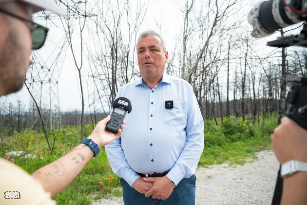 Kras. Stanje na kraških območjih, ki jih je pred dvema letoma prizadel požar. Župan občine Miren - Kostanjevica Mauricij Humar. Foto: Boštjan Podlogar/STA