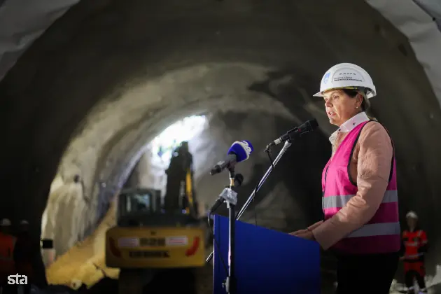 Velenje, predor Konovo. Dogodek ob uradnem preboju predora Konovo. Ministrica za infrastrukturo Alenka Bratušek. Foto: Daniel Novakovič/STA
