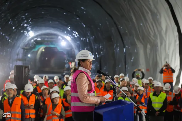 Velenje, predor Konovo. Dogodek ob uradnem preboju predora Konovo. Ministrica za infrastrukturo Alenka Bratušek. Foto: Daniel Novakovič/STA