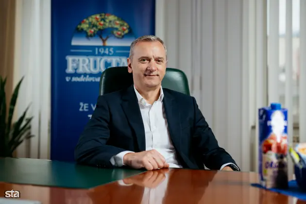 Ajdovščina, Fructal. V Fructalu, enem vodilnih proizvajalcev pijač v Sloveniji, so v letu 2024 še okrepili poslovanje in utrdili strateški položaj na trgu sadnih pijač. Direktor Fructala Goran Medić. Foto: Simon Koležnik