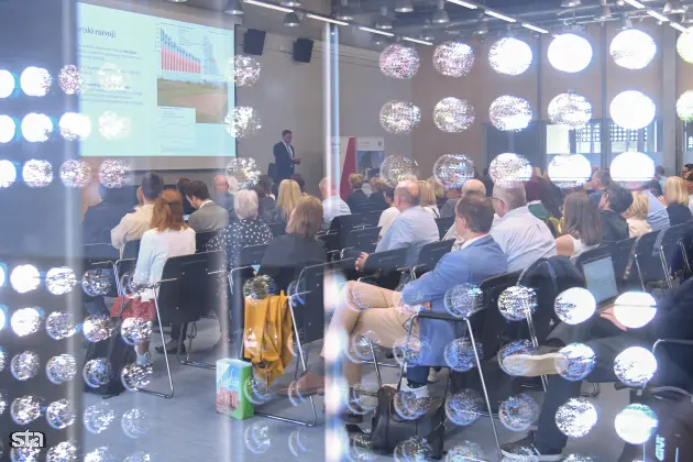 Ljubljana, FDV. Predstavitev publikacije Kakovost življenja v Sloveniji, Poročilo o razvoju 2025, ki so jo pripravili na Uradu RS za makroekonomske analize in razvoj. Foto: Božidar Kolar/STA