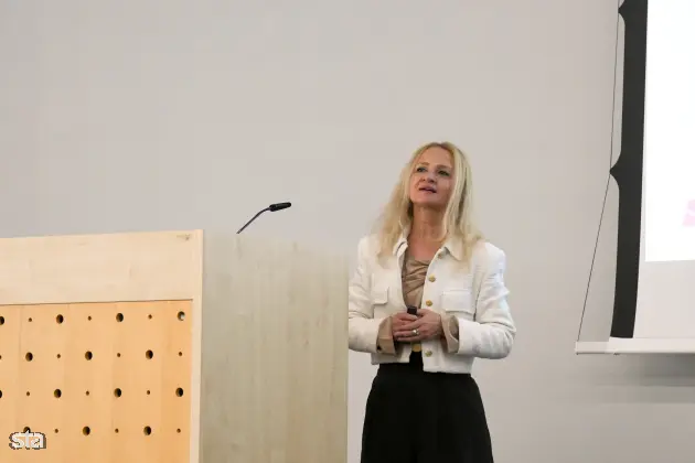 Ljubljana, FDV. Predstavitev publikacije Kakovost življenja v Sloveniji, Poročilo o razvoju 2025, ki so jo pripravili na Uradu RS za makroekonomske analize in razvoj. Vršilka direktorja Umarja Maja Bednaš. Foto: Božidar Kolar/STA
