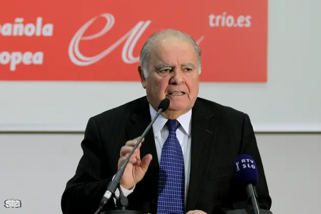 Ljubljana, Pravna fakulteta. Predavanje ibero-ameriškega generalnega sekretarja Enriqueja Iglesiasa o Latinski Ameriki - sedanjem stanju in obetih za prihodnost. Generalni sekretar Ibero-American Enrique Iglesias. Foto: Daniel Novakovič/STA
