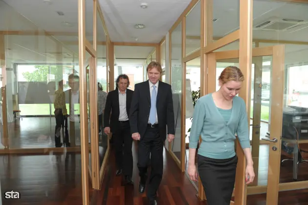 Solkan, Instrumentation Technologies. Novinarska konferenca ob obisku ministra za visoko šolstvo, znanost in tehnologijo Gregorja Golobiča v Centru odličnosti za biosenzoriko, instrumentacijo in procesno kontrolo (CO BIK) v Solkanu, na kateri je vodstvo centra skupaj z ministrom predstavilo delo in načrte. Foto: Matej Leskovšek/STA