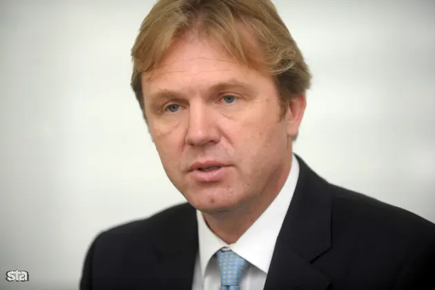 Solkan, Instrumentation Technologies. Novinarska konferenca ob obisku ministra za visoko šolstvo, znanost in tehnologijo Gregorja Golobiča v Centru odličnosti za biosenzoriko, instrumentacijo in procesno kontrolo (CO BIK) v Solkanu, na kateri je vodstvo centra skupaj z ministrom predstavilo delo in načrte. Minister za visoko šolstvo, znanost in tehnologijo Gregor Golobič. Foto: Matej Leskovšek/STA