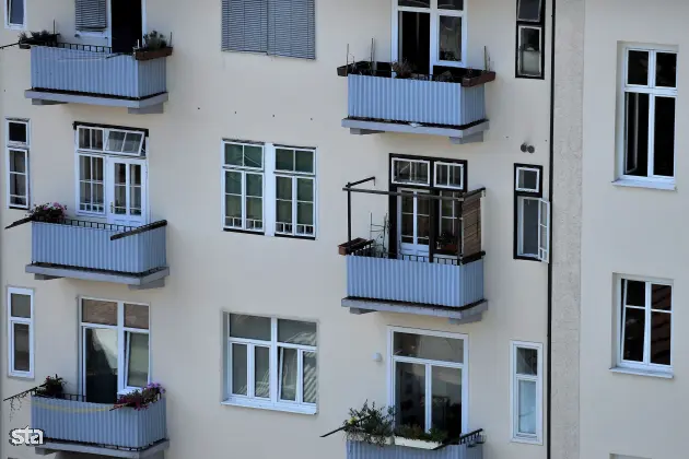 Ljubljana. Balkoni, stanovanja, nepremičnine, blok. Foto: Tamino Petelinšek/STA Arhiv STA