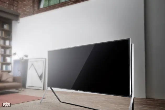 Ljubljana. Samsungov televizor Samsung Curved UHD TV 105, ki se ponaša z diagonalo 267 centimetrov. Foto: Samsung