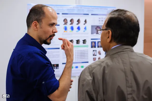 Ljubljana, Cankarjev dom. Novinarska konferenca v okviru IEEE Mednarodne konference Fakultete za elektrotehniko ter Fakultete za računalništvo in informatiko o samodejnem prepoznavanju kretenj. Foto: Nebojša Tejić/STA