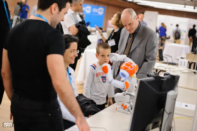 Ljubljana, Cankarjev dom. Novinarska konferenca v okviru IEEE Mednarodne konference Fakultete za elektrotehniko ter Fakultete za računalništvo in informatiko o samodejnem prepoznavanju kretenj. Foto: Nebojša Tejić/STA