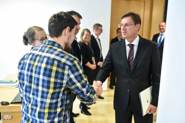 Ljubljana, vlada. Delovni posvet vlade na temo spodbujanja zaposlovanja, inovativnosti, kreativnosti in podjetnosti ter zagotavljanje dostopnih najemnih stanovanj za mlade. Foto: Nebojša Tejić/STA