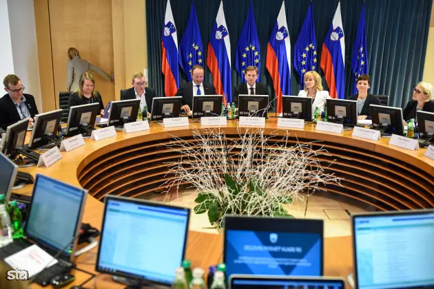 Ljubljana, vlada. Delovni posvet vlade na temo spodbujanja zaposlovanja, inovativnosti, kreativnosti in podjetnosti ter zagotavljanje dostopnih najemnih stanovanj za mlade. Foto: Nebojša Tejić/STA