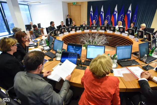 Ljubljana, vlada. Delovni posvet vlade na temo spodbujanja zaposlovanja, inovativnosti, kreativnosti in podjetnosti ter zagotavljanje dostopnih najemnih stanovanj za mlade. Foto: Nebojša Tejić/STA