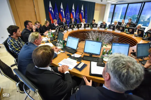 Ljubljana, vlada. Delovni posvet vlade na temo spodbujanja zaposlovanja, inovativnosti, kreativnosti in podjetnosti ter zagotavljanje dostopnih najemnih stanovanj za mlade. Foto: Nebojša Tejić/STA