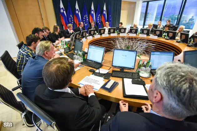 Ljubljana, vlada. Delovni posvet vlade na temo spodbujanja zaposlovanja, inovativnosti, kreativnosti in podjetnosti ter zagotavljanje dostopnih najemnih stanovanj za mlade. Foto: Nebojša Tejić/STA