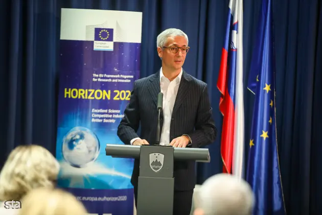 Ljubljana, MIZŠ. Predstavitev glavnih vsebinskih poudarkov Obzorja 2020 v zadnjih dveh letih izvajanja programa. Minister za izobraževanje, znanost in šport Jernej Pikalo. Foto: Anže Malovrh/STA