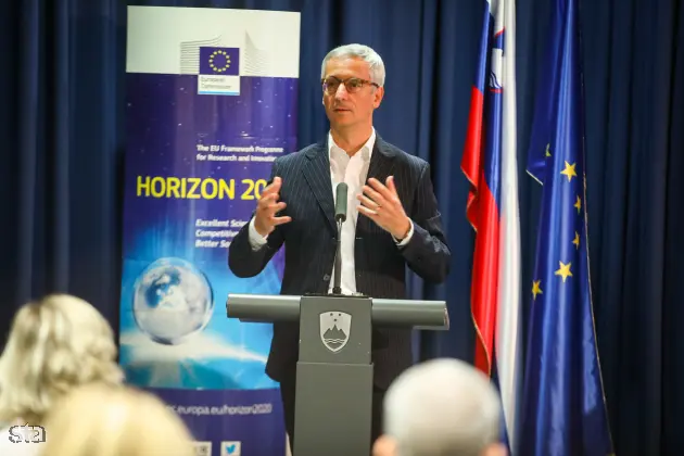 Ljubljana, MIZŠ. Predstavitev glavnih vsebinskih poudarkov Obzorja 2020 v zadnjih dveh letih izvajanja programa. Minister za izobraževanje, znanost in šport Jernej Pikalo. Foto: Anže Malovrh/STA